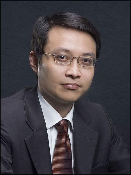 黄明明.jpg